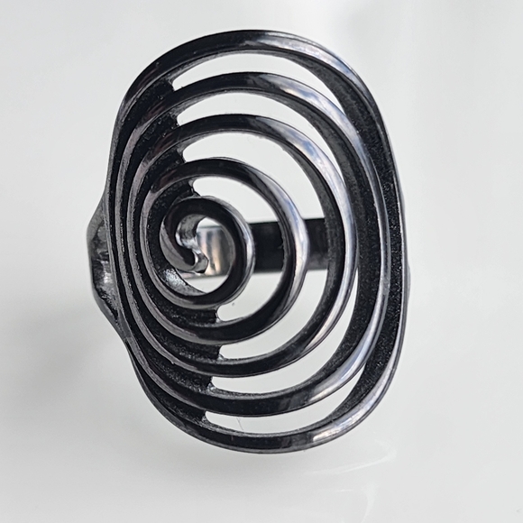 Premier Designs "Groovy" black hematite coated fashion ring size 9 - Picture 3 of 13